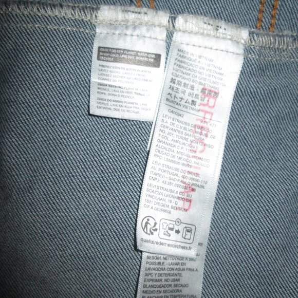Standard Levi's Jean Jackets Men's Sizes Medium or Large - Picture 5 of 5